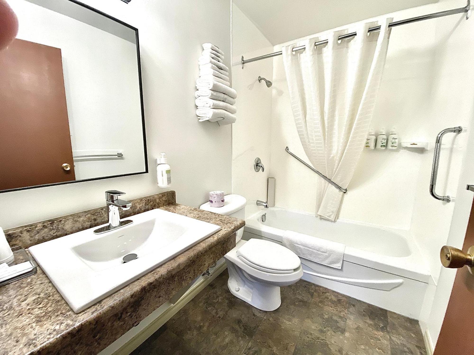 Arbutus Grove Motel Parksville Ngoại thất bức ảnh