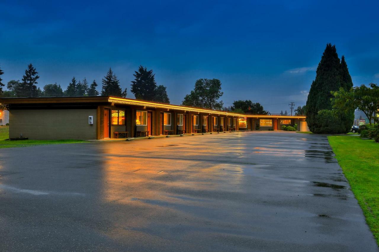 Arbutus Grove Motel Parksville Ngoại thất bức ảnh