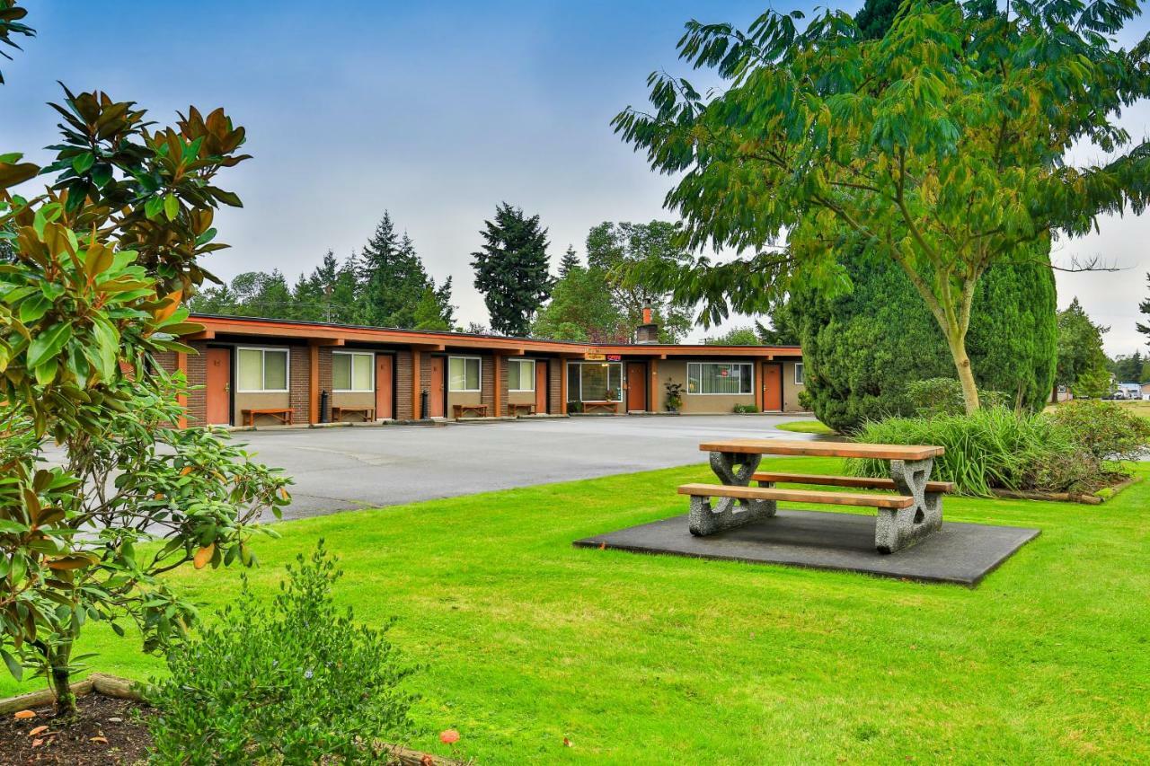 Arbutus Grove Motel Parksville Ngoại thất bức ảnh